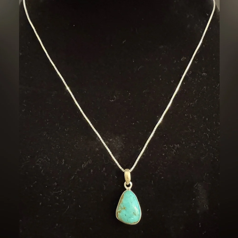 Sterling‎ Silver genuine native American made Turquoise Pendant Necklace -